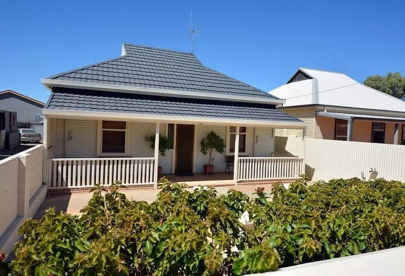 Emaroo Cottages Broken Hill