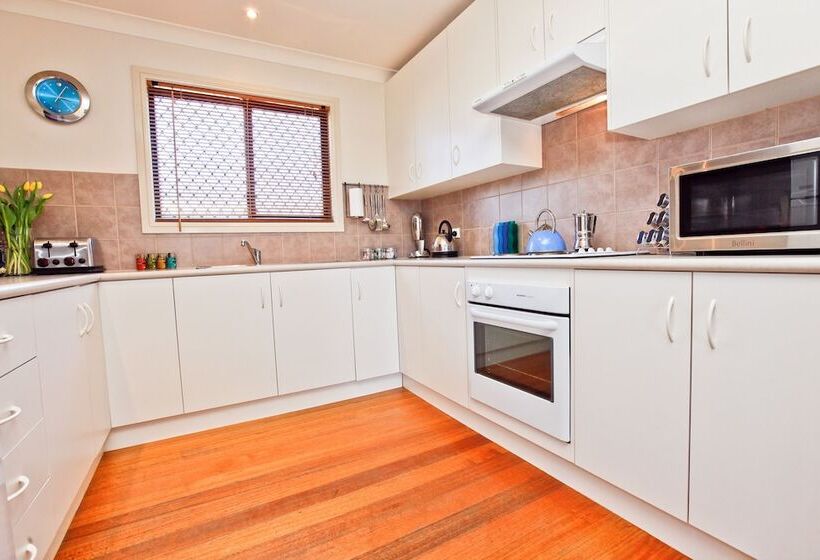 Emaroo Cottages Broken Hill