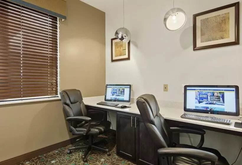 호텔 Best Western Lindsay Inn & Suites