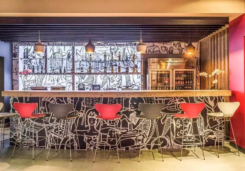 Отель Ibis Porto Alegre Assis Brasil