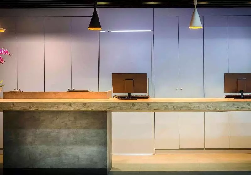 Отель Ibis Porto Alegre Assis Brasil