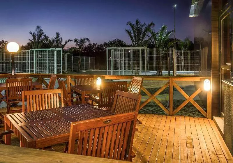 Отель Ibis Porto Alegre Assis Brasil