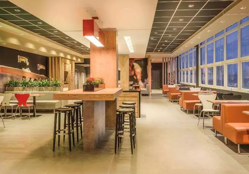 Отель Ibis Porto Alegre Assis Brasil