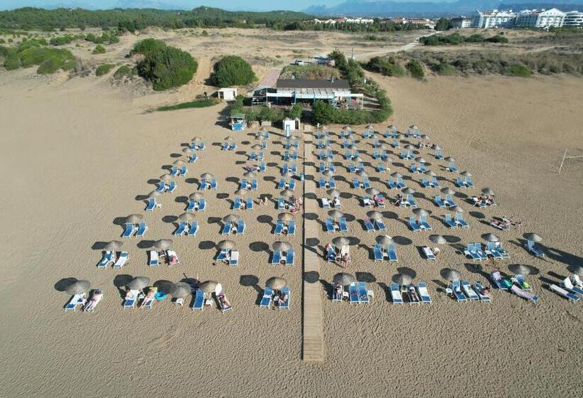 בית מלון כפרי Ramada Resort Side