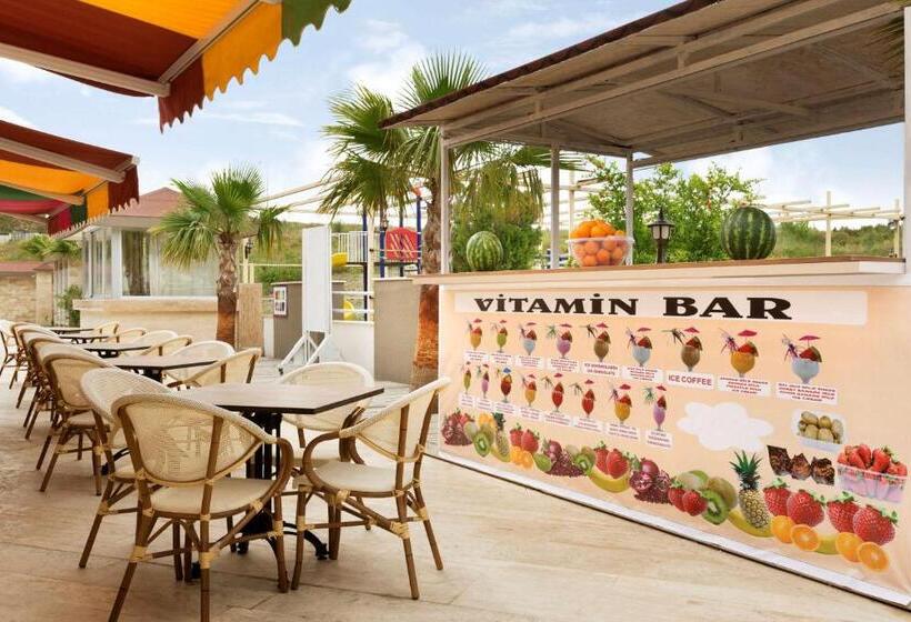 בית מלון כפרי Ramada Resort Side