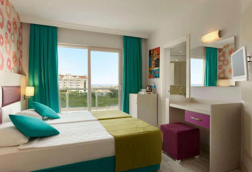 בית מלון כפרי Ramada Resort Side