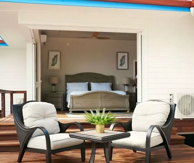 Hotel Ray Caye Private Island Resort