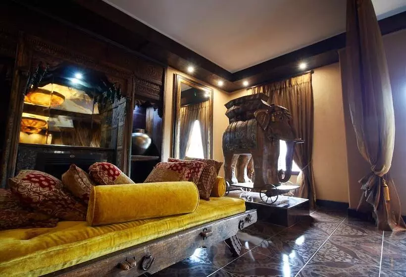 Royal Elephant Hotel & Conference Centre