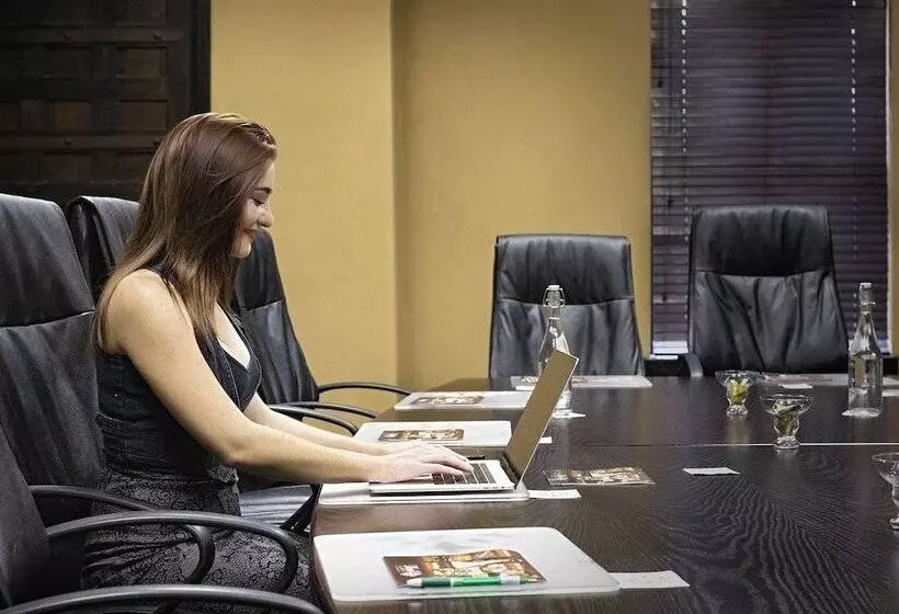 Royal Elephant Hotel & Conference Centre