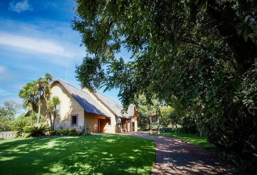 Royal Elephant Hotel & Conference Centre