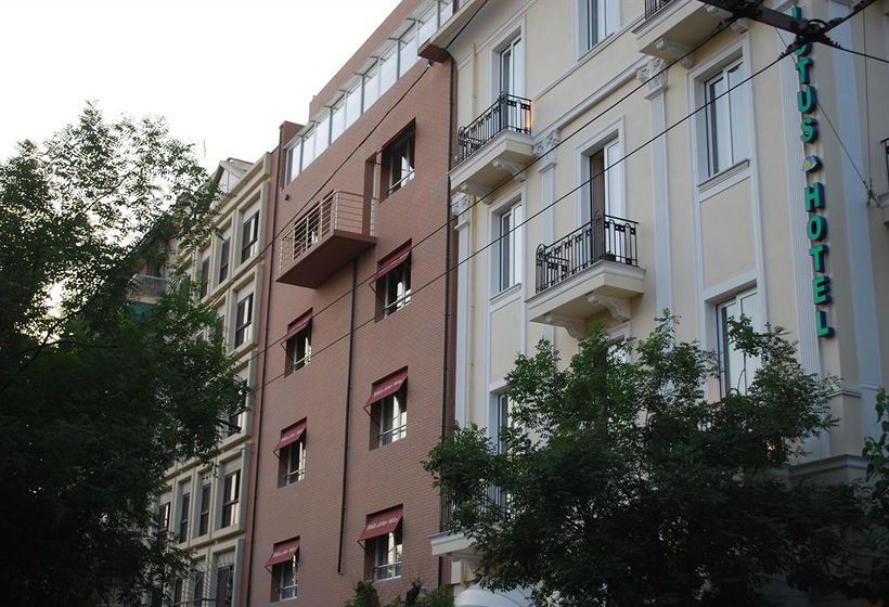 Hotel White Lotus Luxury Accommodation