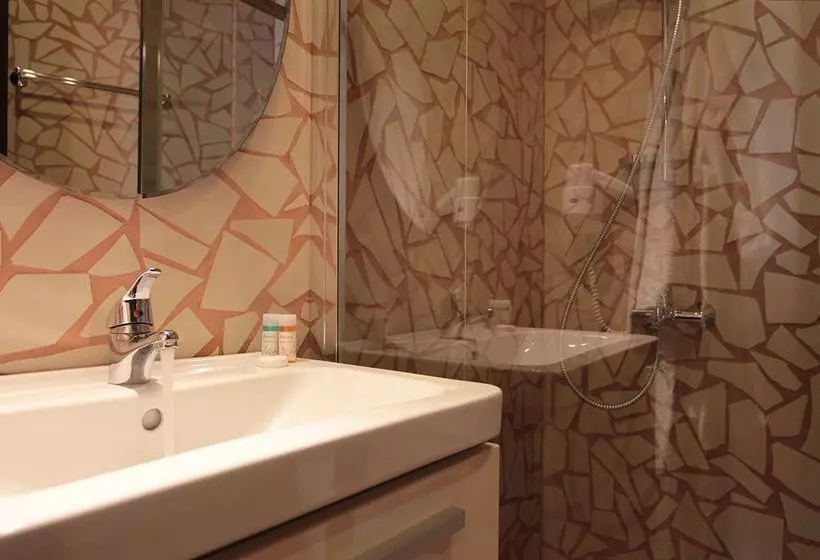 هتل White Lotus Luxury Accommodation