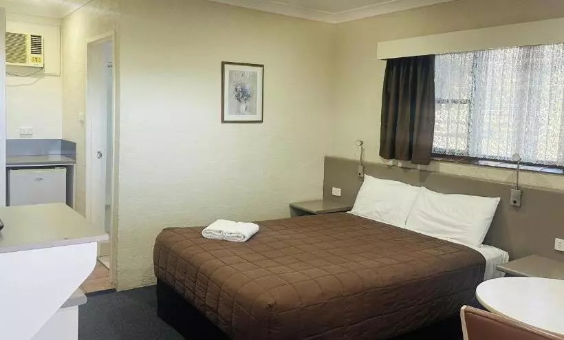 汽车旅馆  Sapphire City Motor Inn