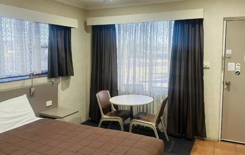 汽车旅馆  Sapphire City Motor Inn