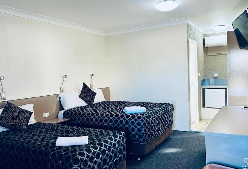 モーテル Sapphire City Motor Inn