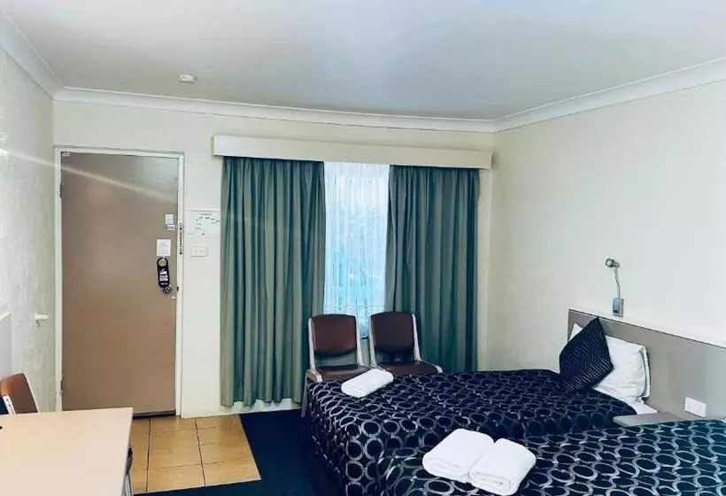 汽车旅馆  Sapphire City Motor Inn