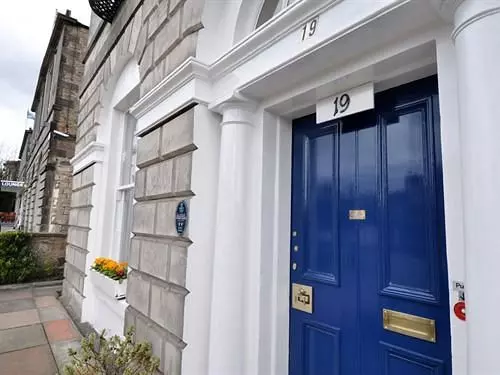 Majatalo Tania Guest House