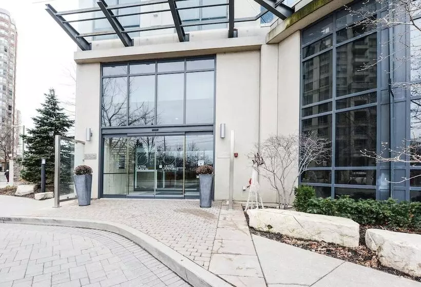 Sarkar Suites 330 Burnhamthorpe Road