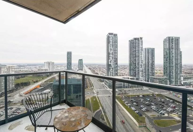 Sarkar Suites 330 Burnhamthorpe Road