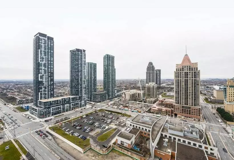 Sarkar Suites 330 Burnhamthorpe Road