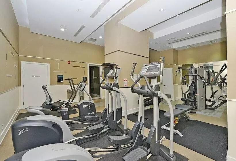 Sarkar Suites 330 Burnhamthorpe Road