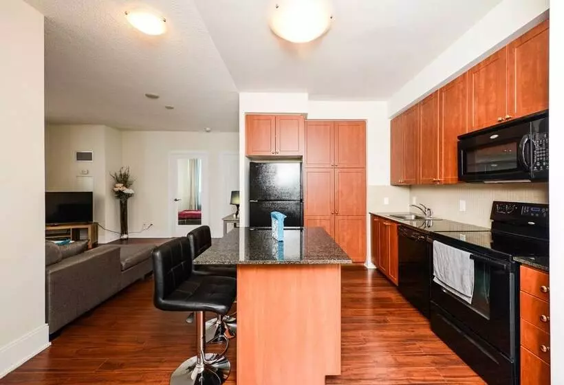 Sarkar Suites 330 Burnhamthorpe Road