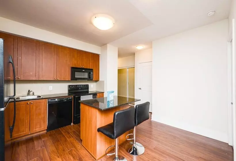 Sarkar Suites 330 Burnhamthorpe Road