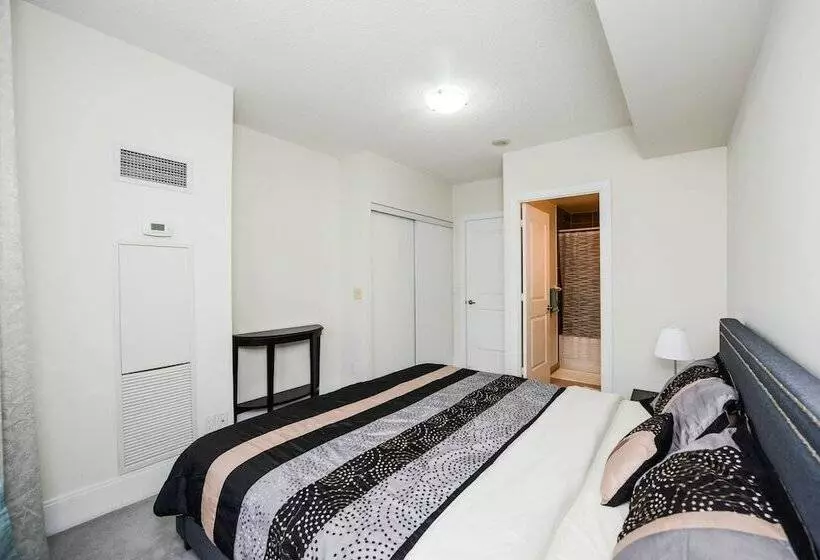 Sarkar Suites 330 Burnhamthorpe Road