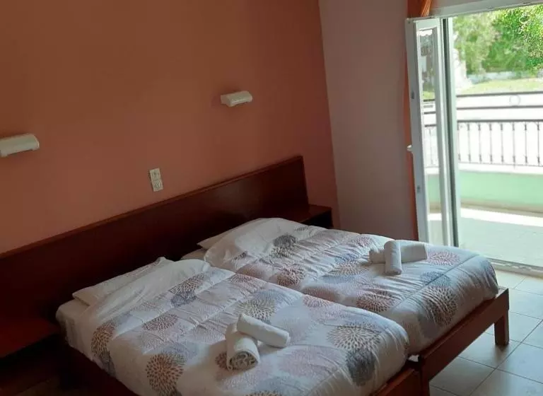 Zefiros Apartments