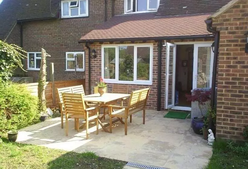 مبيت وإفطار Avebury Life