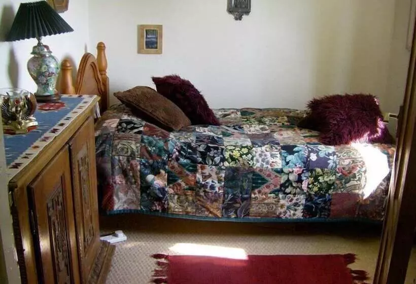 مبيت وإفطار Avebury Life