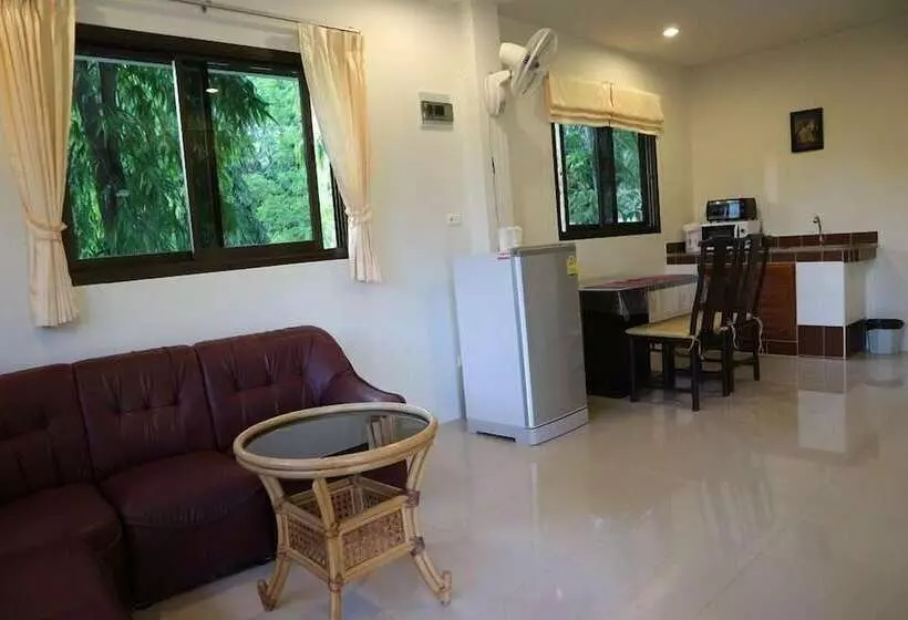 Baan Saen Sook Villas