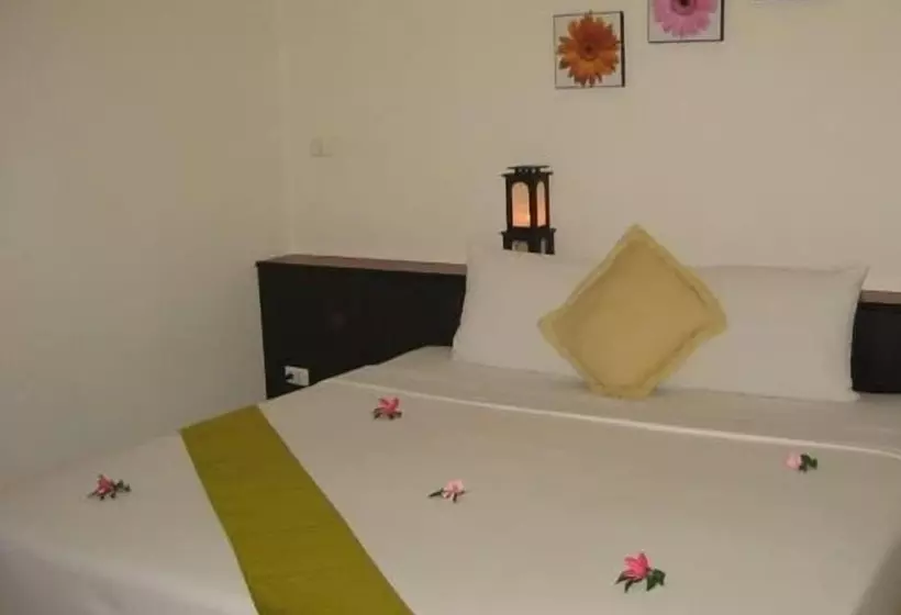 Baan Saen Sook Villas