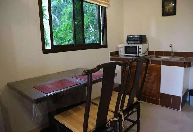 Baan Saen Sook Villas