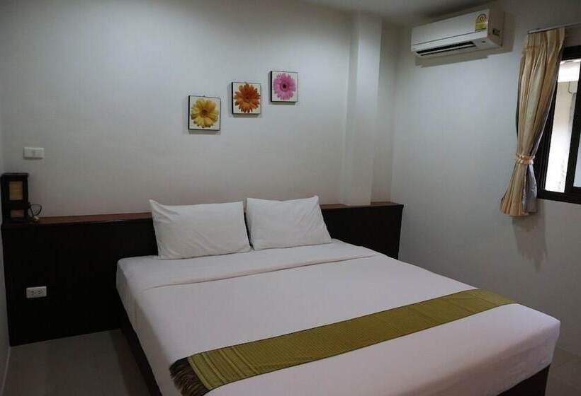 Baan Saen Sook Villas