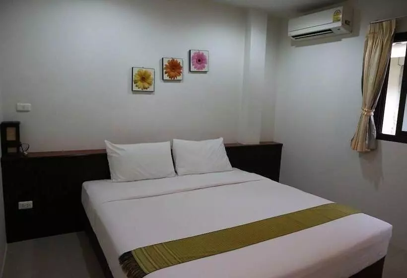 Baan Saen Sook Villas