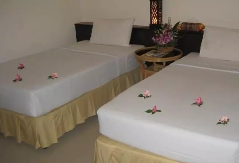 Baan Saen Sook Villas
