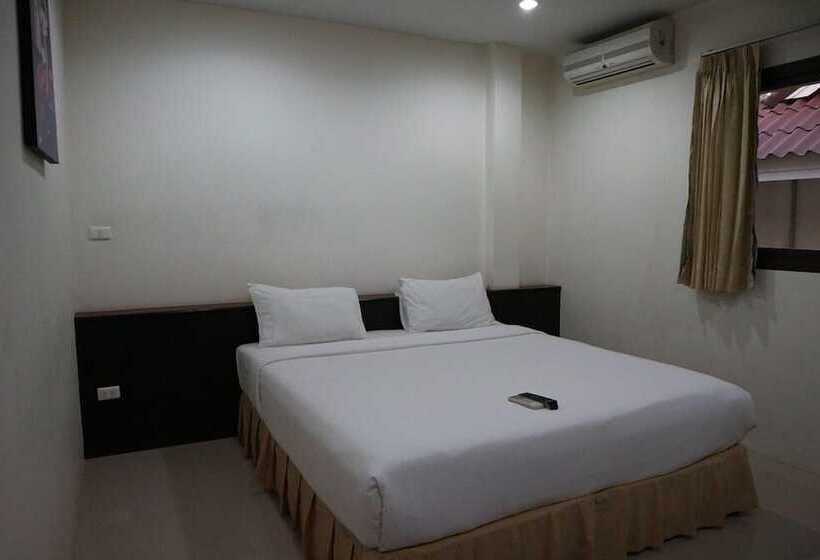 Baan Saen Sook Villas