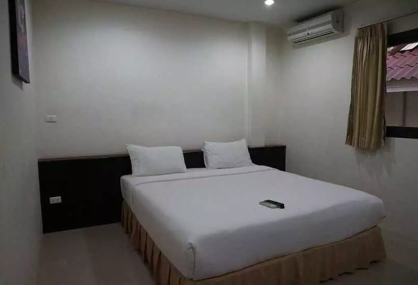 Baan Saen Sook Villas