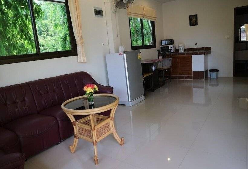 Baan Saen Sook Villas