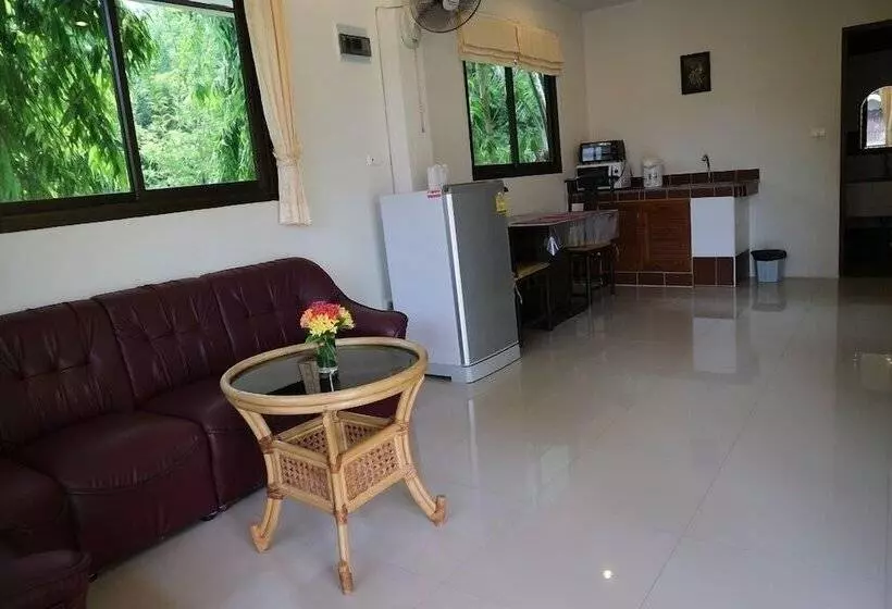 Baan Saen Sook Villas