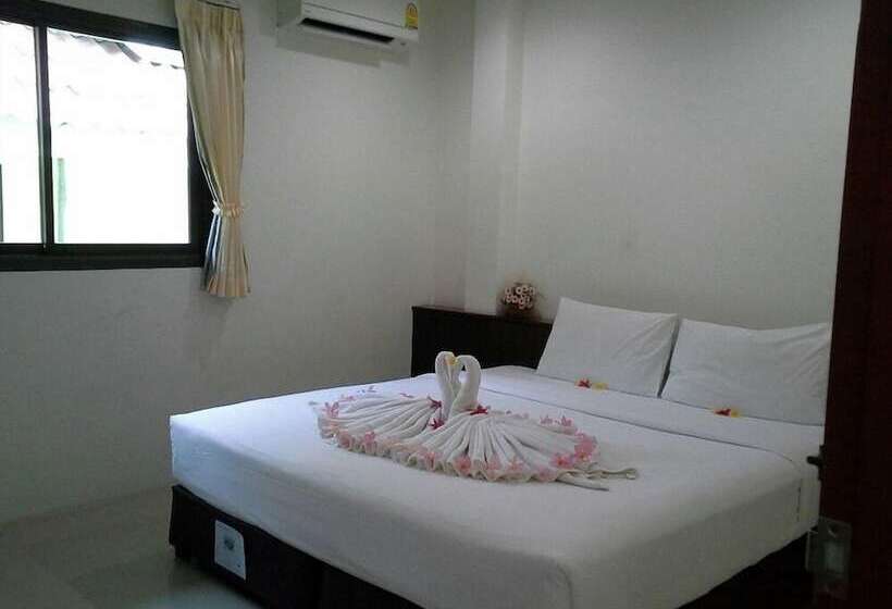 Baan Saen Sook Villas