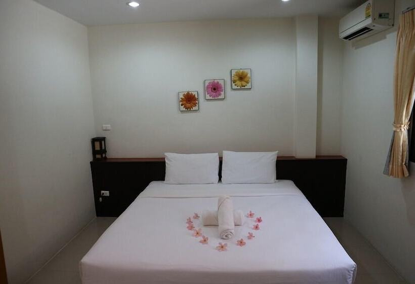 Baan Saen Sook Villas