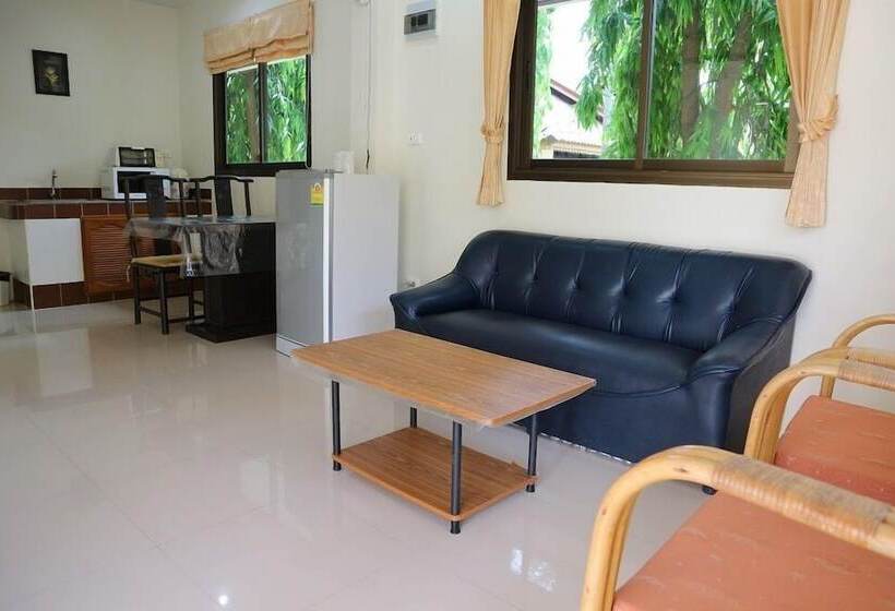 Baan Saen Sook Villas