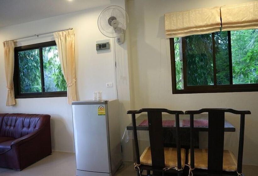 Baan Saen Sook Villas