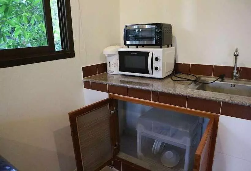 Baan Saen Sook Villas