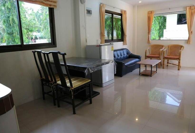 Baan Saen Sook Villas