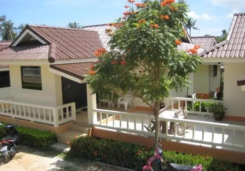 Baan Saen Sook Villas