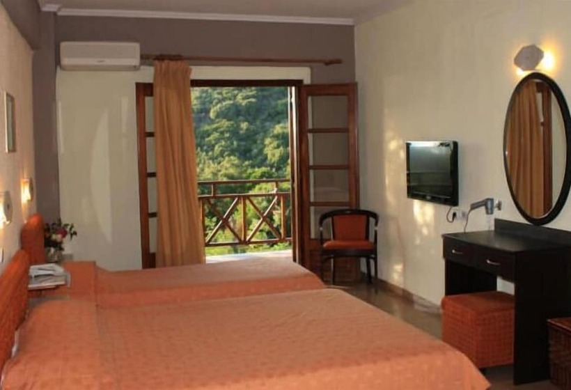 בית מלון כפרי Athorama