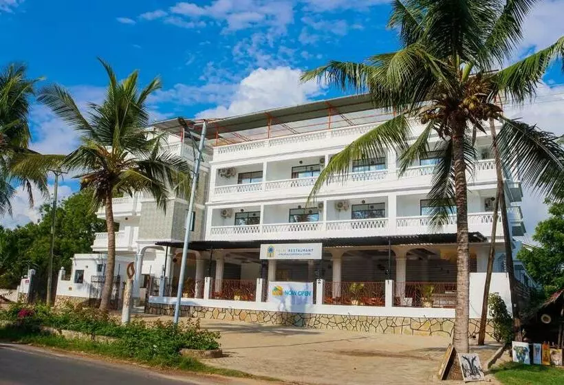 Hotel Diani Palm Resort